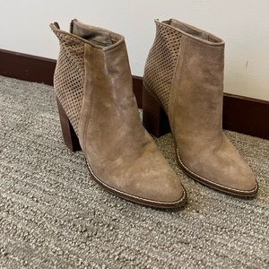 Steve Madden tan suede heeled booties